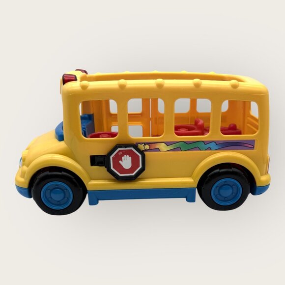 Fisher Price Little People 2002 School Bus Toy With Drive Lights Sounds Works - Picture 4 of 10